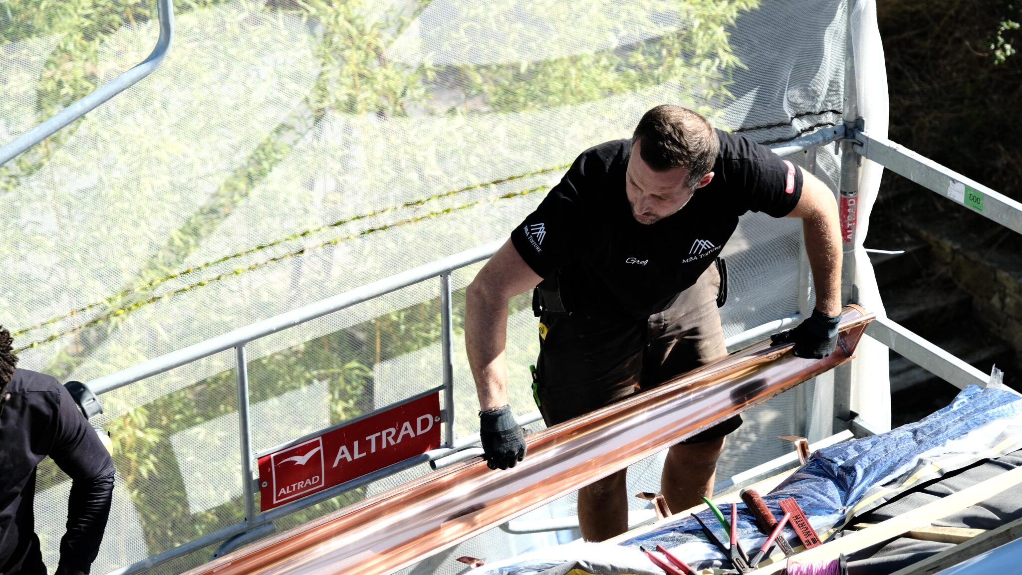 Service-entretien-maintencance-tuiles-toulon
