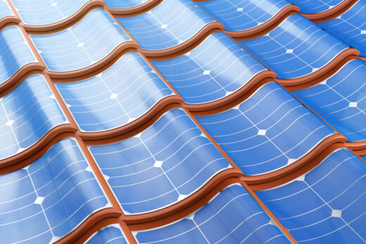 Une&#x20;alternative&#x20;esth&#x00E9;tique&#x20;aux&#x20;panneaux&#x20;solaires&#x20;&#x3A;&#x20;la&#x20;tuile&#x20;photovolta&#x00EF;que